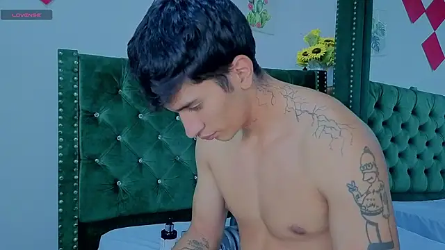 Zayn Moretti online show from July 22, 3:37 pm