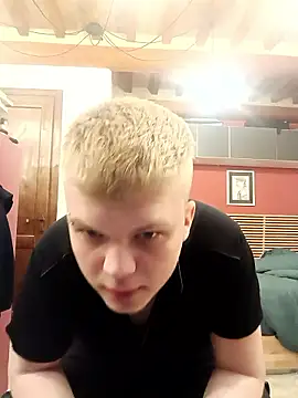 ReekingWild online show from April 19, 8:22 pm