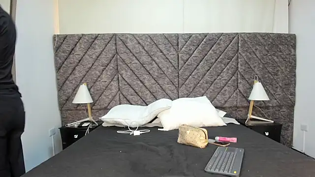 DemonFoxx online show from May 29, 12:59 pm