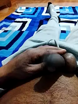 Carlosgiron1622 online show from July 17, 1:46 am
