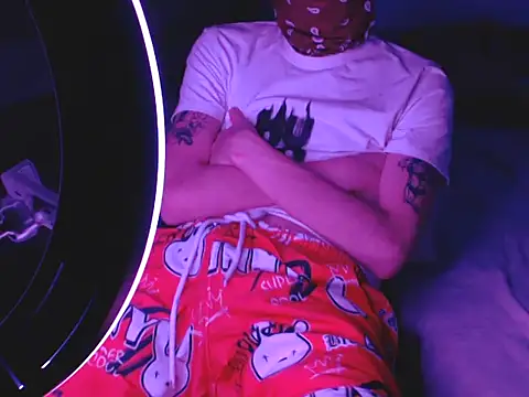 clint y online show from May 16, 4:43 am