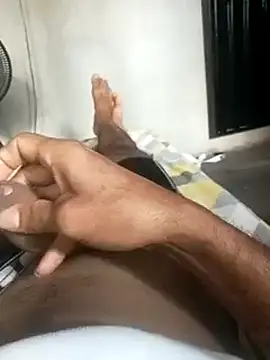chicolargo17 online show from July 7, 6:33 pm