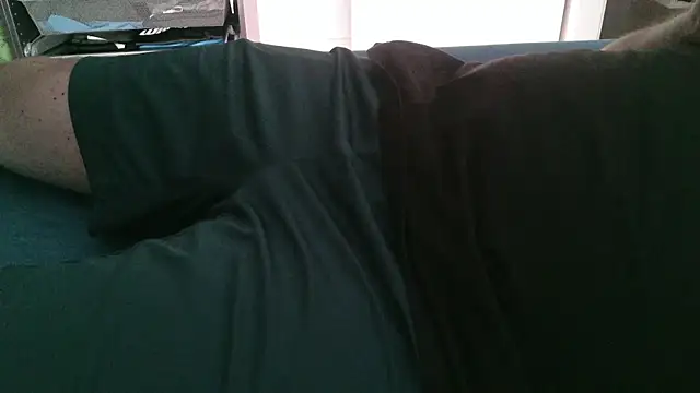 horny-bear89 online show from May 30, 9:59 pm