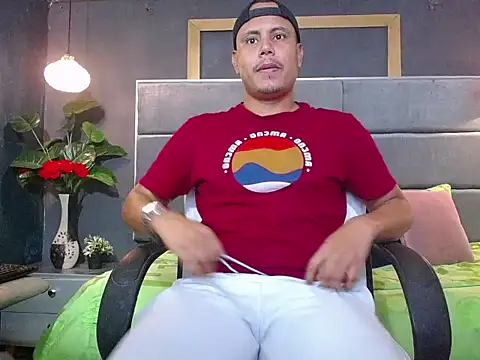 noah oliver1 online show from June 5, 1:43 am