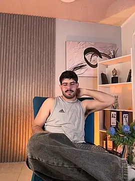 DomBoy  online show from June 19, 8:02 pm