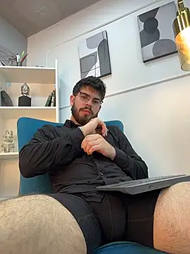 DomBoy  online show from June 13, 8:07 pm
