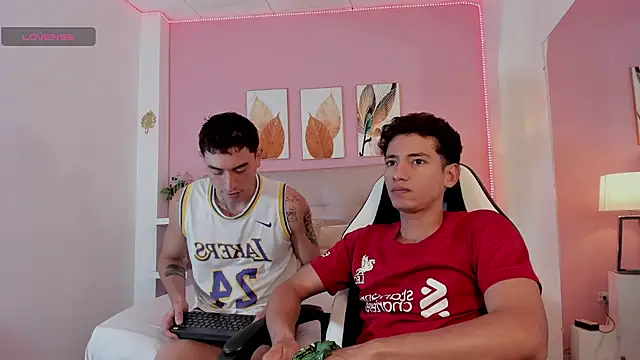 Alejo-and-Thiago online show from June 2, 8:10 pm