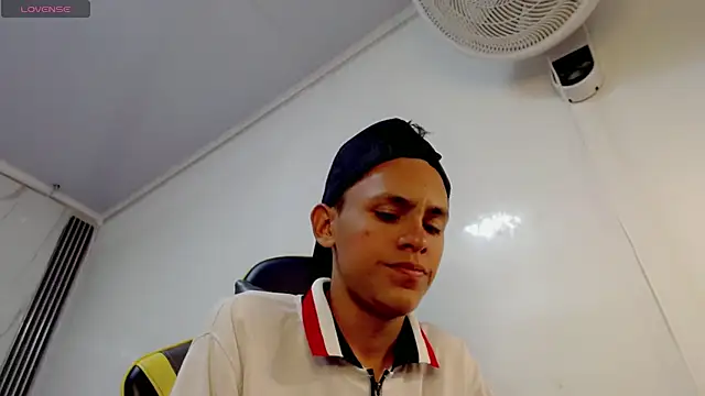sombra 18 online show from July 15, 11:11 pm