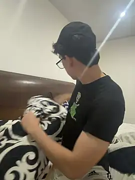 nikolasmalek89 online show from May 7, 2:22 am
