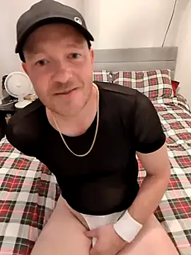Straight GuyUK online show from July 8, 6:34 pm