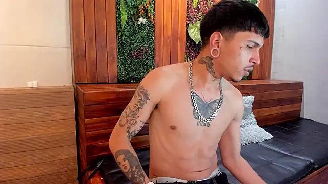 Valentino Knox online show from May 30, 11:54 am