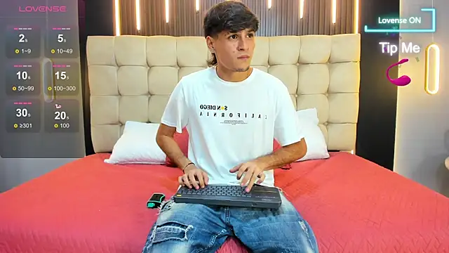 Zack23   online show from June 14, 3:08 am