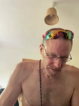 Greg0ri73 online show from June 27, 1:50 pm