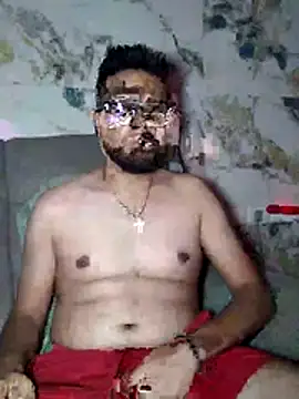 freakkydessi online show from August 3, 7:09 pm