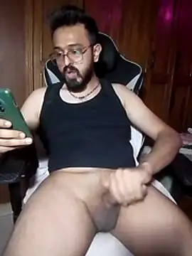 freakkydessi online show from June 23, 6:00 pm