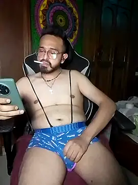 freakkydessi online show from June 26, 9:39 pm