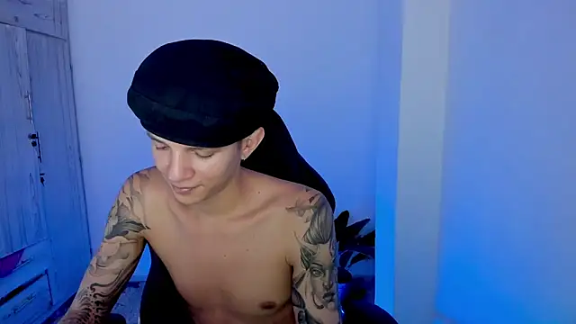 tylerrnova online show from July 11, 3:30 am