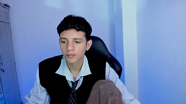 tylerrnova online show from July 24, 3:37 am