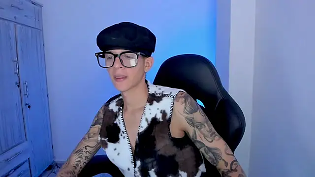 tylerrnova online show from July 1, 4:02 am