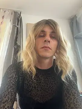 Jennydwt online show from June 19, 6:19 am