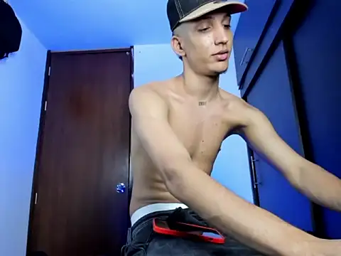 iamricardo x online show from July 8, 1:09 am