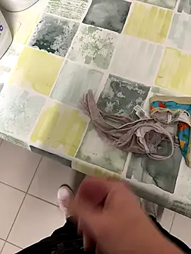 swissboy22 online show from November 7, 11:52 pm