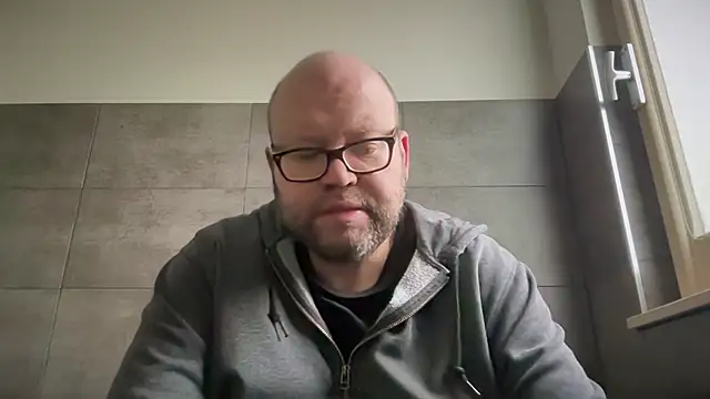 theitalianbear online show from November 4, 8:26 am