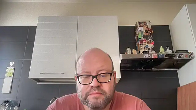 theitalianbear online show from May 18, 7:25 am