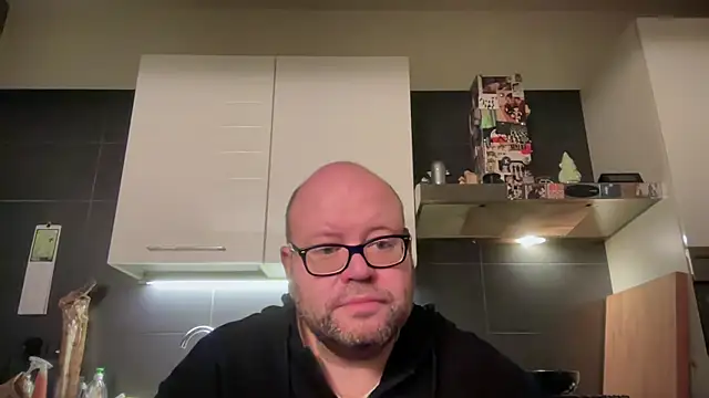 theitalianbear online show from March 2, 5:08 am