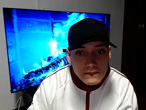 Andreshot2026 online show from August 3, 10:38 pm
