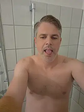 nymphomanxlovee online show from August 3, 10:16 pm