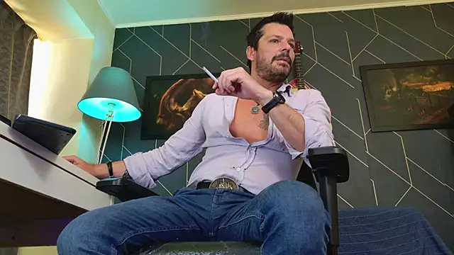 ChrisKox online show from March 17, 8:28 am