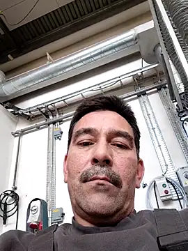 dick81 online show from May 15, 1:52 pm
