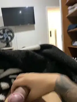 RenanDlc online show from April 12, 1:23 pm