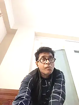 iamkahn 44 online show from December 17, 10:44 am