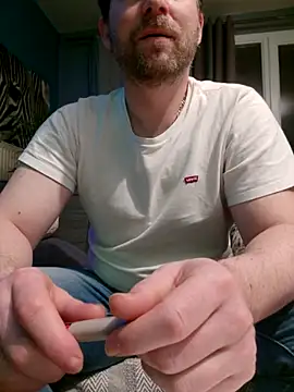 tom sauwer online show from December 1, 11:41 pm