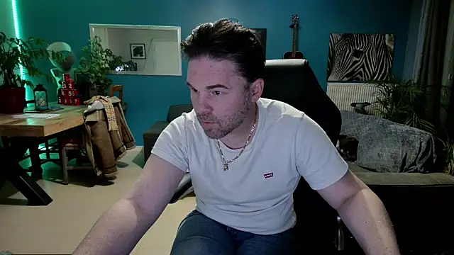 tom sauwer online show from March 16, 9:08 pm