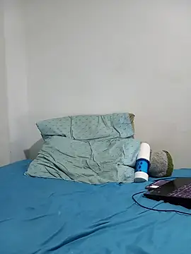 biglatin80 online show from December 2, 6:38 am