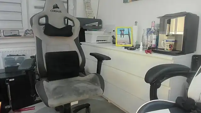 PinkyBoyD online show from December 1, 2:25 am