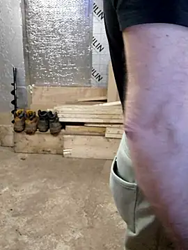 Snapshot of IronedTitan chatting on March 4, 3:00 am IronedTitan online show from March 4, 3:00 am