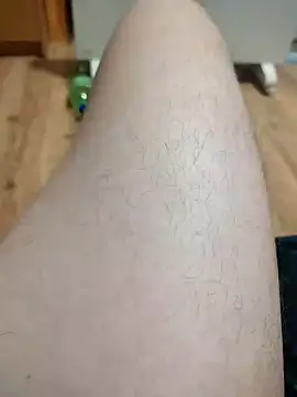 Snapshot of MrNoBoDy000 chatting on December 23, 6:27 pm MrNoBoDy000 online show from December 23, 6:27 pm