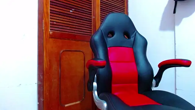 Lion Grrr online show from December 12, 2:59 am