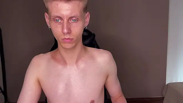 vladdymeow online show from December 24, 7:22 pm