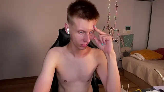 vladdymeow online show from December 22, 2:49 am