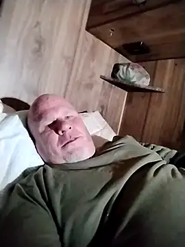 Reddog833 online show from February 3, 7:02 am