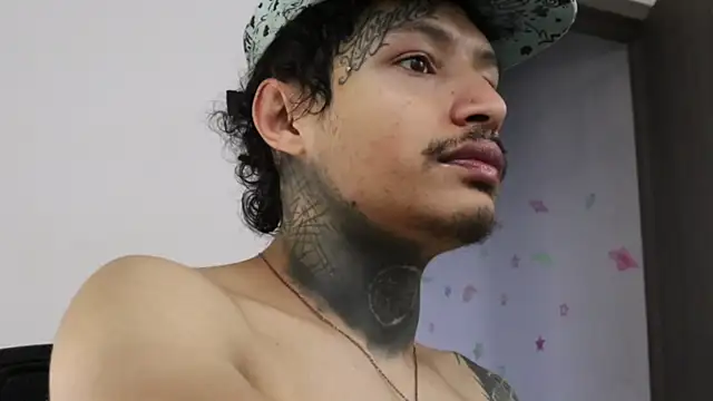 trieone online show from November 2, 10:36 pm