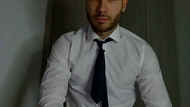 Justynn1 online show from December 13, 11:55 pm