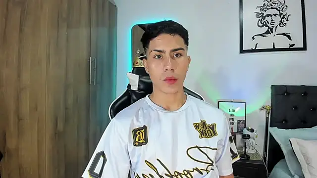 AlanNaughty online show from March 4, 11:45 pm