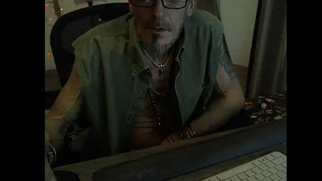 Snapshot of mycock2474u chatting on January 23, 9:50 am mycock2474u online show from January 23, 9:50 am