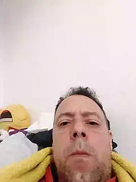 Snapshot of david_geam chatting on December 28, 6:18 pm david geam online show from December 28, 6:18 pm